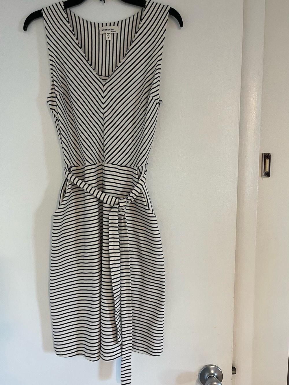 Monteau Sleeveless V-Neck Striped Belted Dress - White/Black Size Small - Picture 2 of 11
